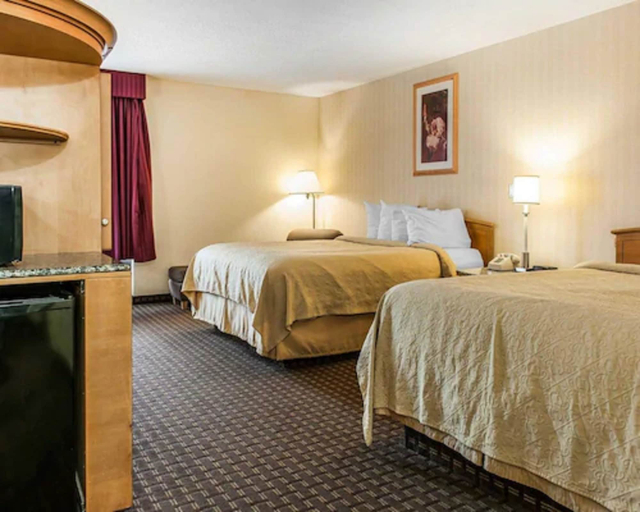 Bedroom 2, Quality Inn & Suites Shelbyville I-74, Shelby