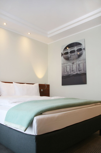 Bedroom 3, Augusten Hotel, München