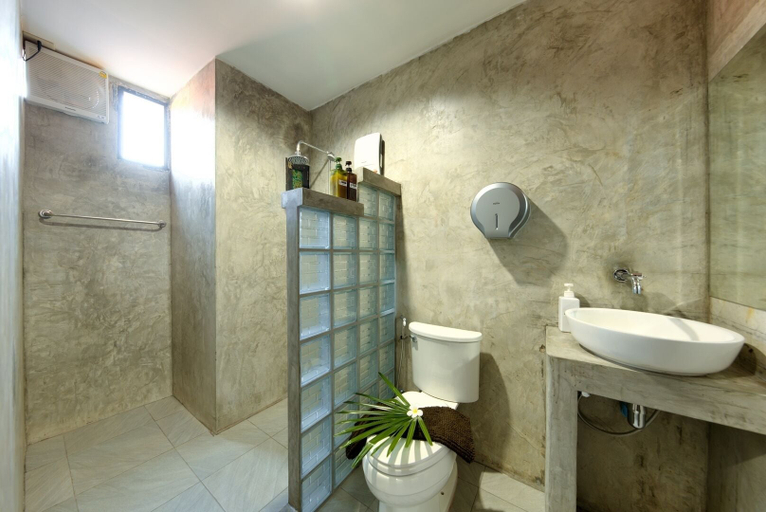 Bathroom 4, Kerton Hostel, Ko Samui