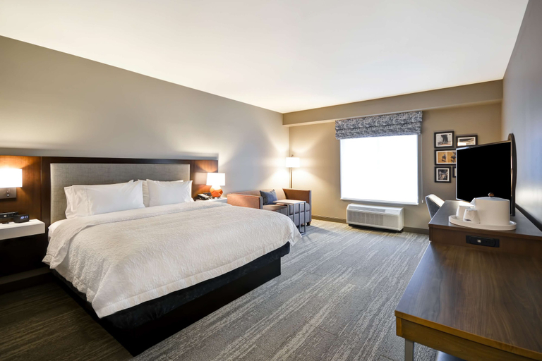 Bedroom 2, Hampton Inn Livonia Detroit, Wayne