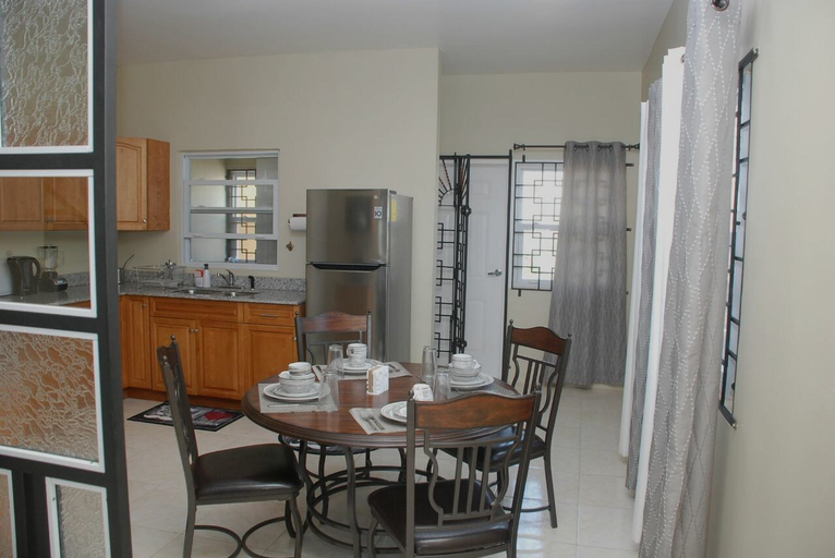 Others 5, The Discovery Bay Lux Apartment