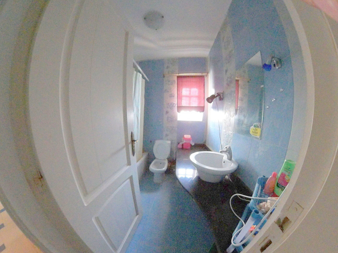 Bathroom 3, Villa Sarda, Sant Katrin