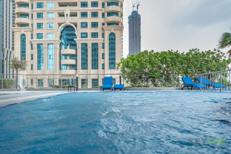 Sport & Beauty 5, KOHH – 3BR in Ocean Heights, Dubai