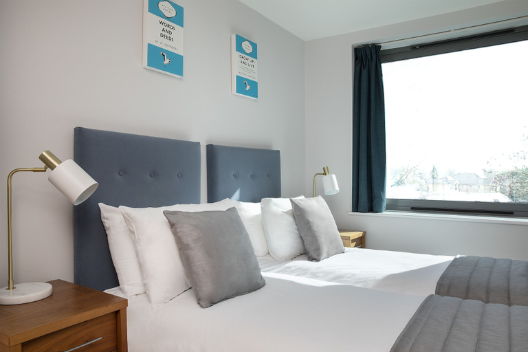 Bedroom 3, HQ Aparthotel Farnborough, Hampshire