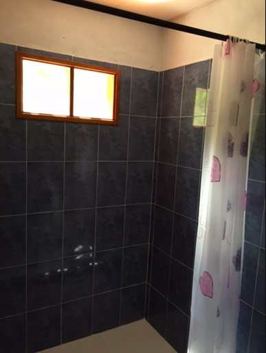 Bathroom 4, Playa Mareygua, Santa Marta (Dist. Esp.)