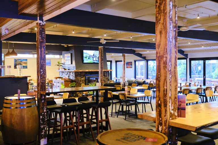 Food & Drinks 5, Mallacoota Hotel Motel, E. Gippsland - Orbost
