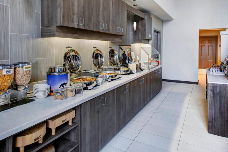 Food & Drinks 5, Residence Inn By Marriott Cleveland Mentor, Lake