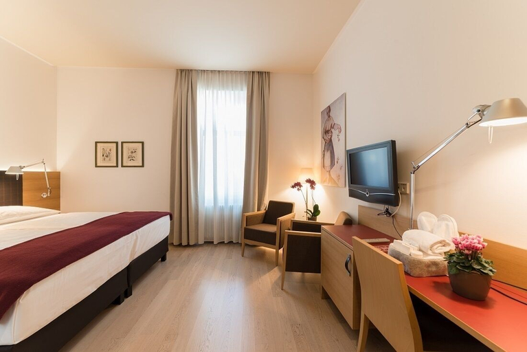 Bedroom 3, Stiegl Scala Hotel, Bolzano