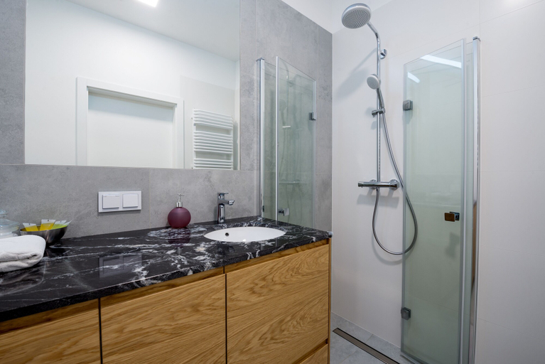 Bathroom 3, GO Apartments, Warsaw