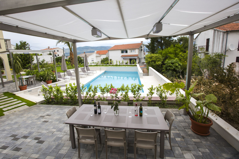 Food & Drinks, Apartments Bago, Trogir