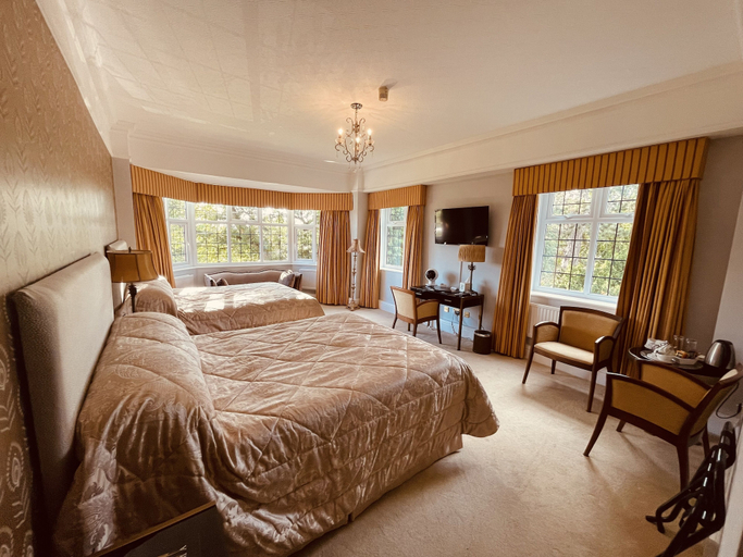 Bedroom 2, Nuthurst Grange Country House Hotel, Warwickshire