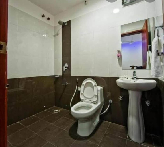 Bathroom 4, Hotel Durga Silverline, Jodhpur