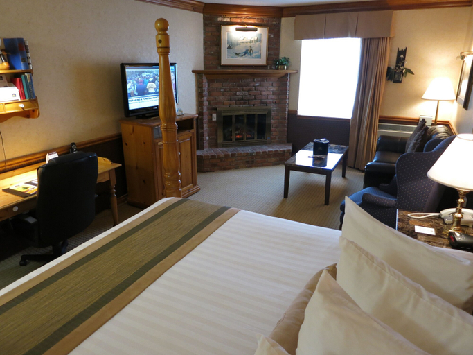 Bedroom 3, Best Western Fireside Inn, Frontenac