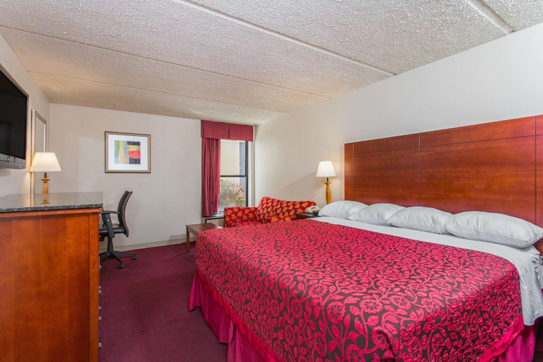 Bedroom 3, Rodeway Inn High Point - Archdale, Randolph