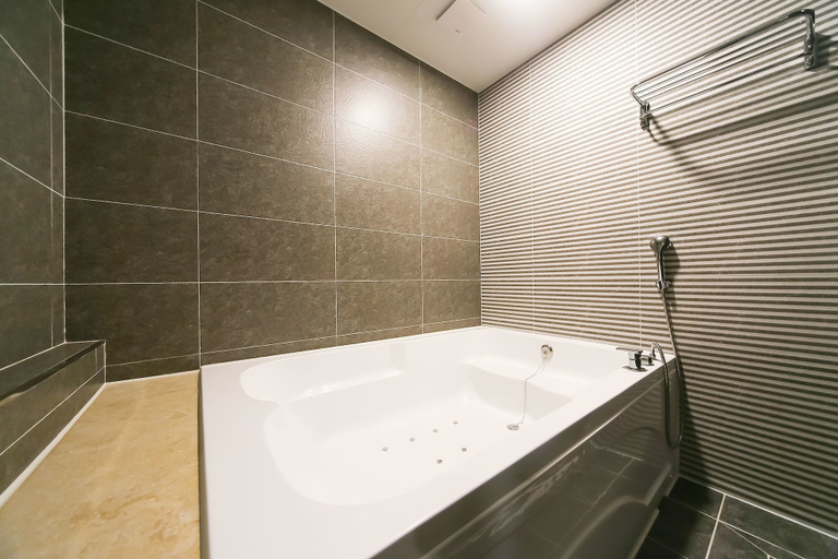 Bathroom 3, Le Idea Hotel, Gyeongju