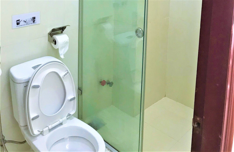 Bathroom 4, M-H Apartment Hotel, Bình Thạnh