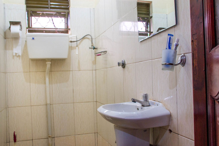 Bathroom 3, Hotel Gorilla's Nest Entebbe, Busiiro