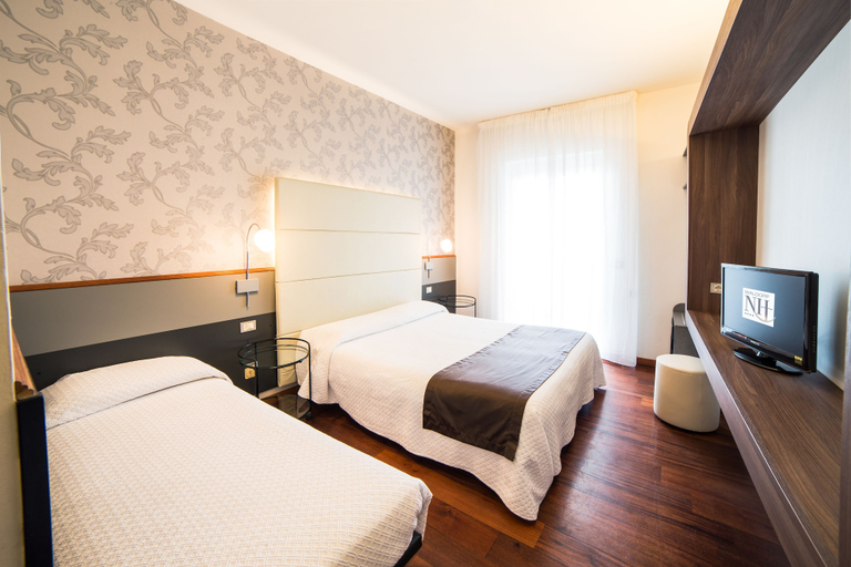 Bedroom 4, Waldorf Palace Hotel, Rimini