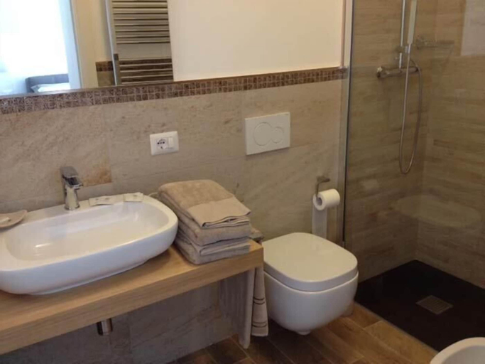 Bathroom 5, Casa Mafalda B&B, Venezia