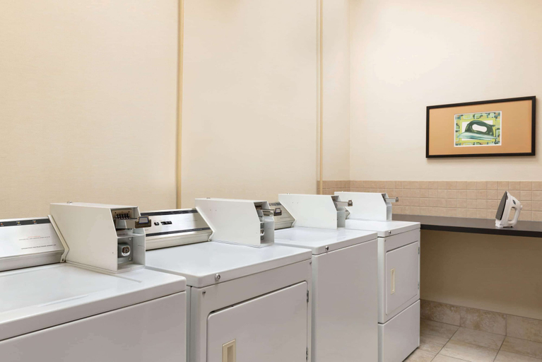 Bathroom 4, Ramada by Wyndham Drayton Valley, Division No. 11