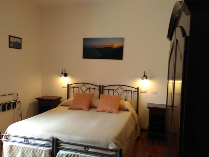 Bedroom 3, Villa Elisa, Napoli