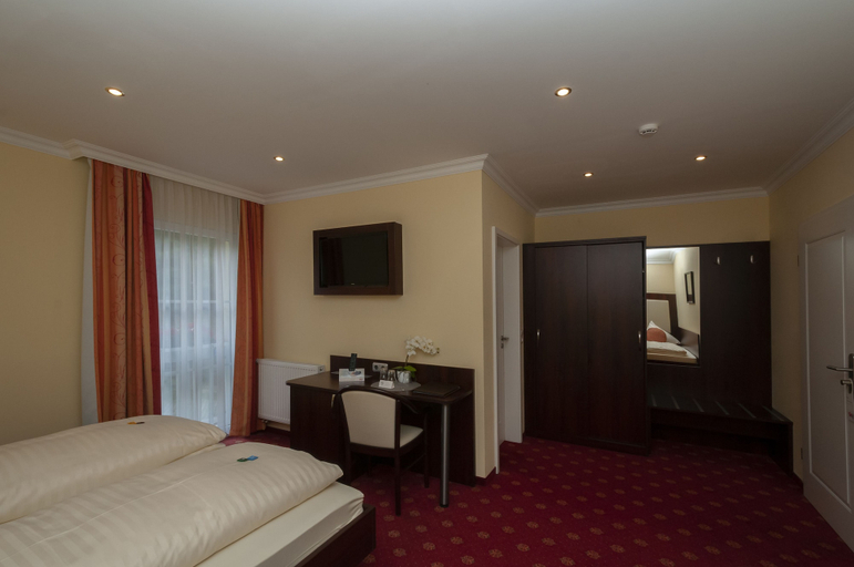 Bedroom 2, Hotel Grüne Tanne, Hamburg