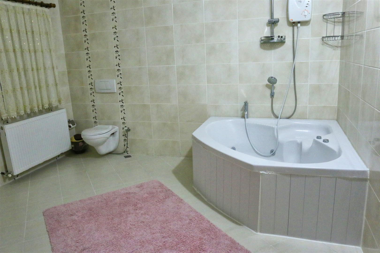 Bathroom 5, Uchisar Stone House, Nevşehir