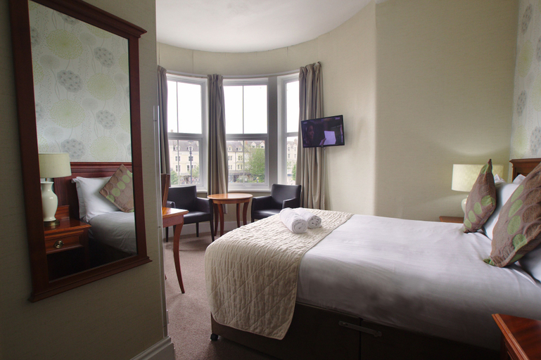 Bedroom 4, The Broadway Hotel, Conwy