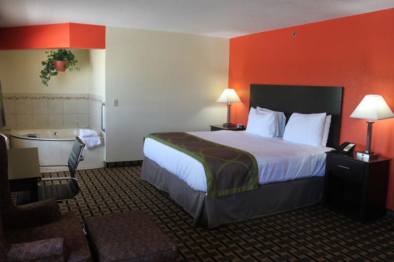 Bedroom 3, AmericInn by Wyndham West Burlington, Des Moines