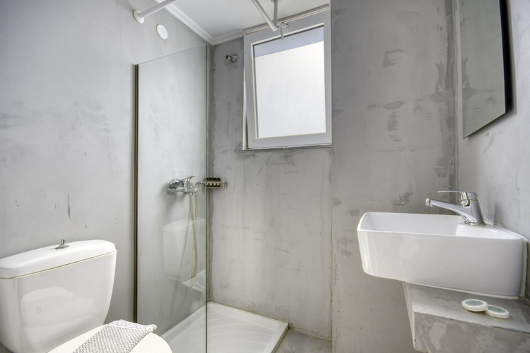 Bathroom 5, Astron, South Aegean