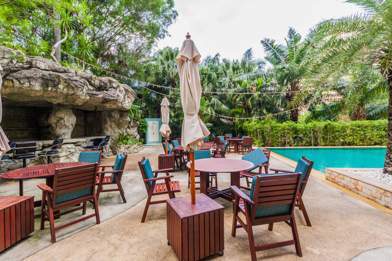 Food & Drinks, View Talay Residence 6 by PSR, Pattaya