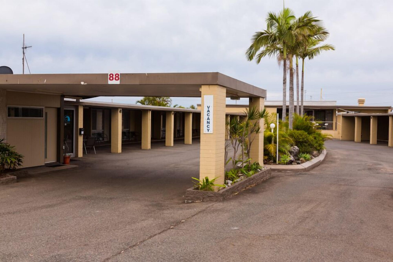 Exterior & Views 2, Gladstone Motel, Gladstone