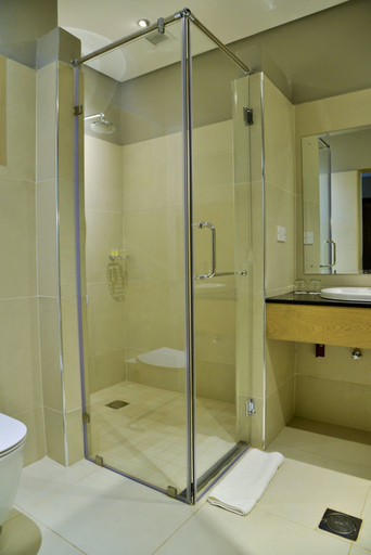 Bathroom 5, Mantis EPIC Hotel & Suites, Nyagatare