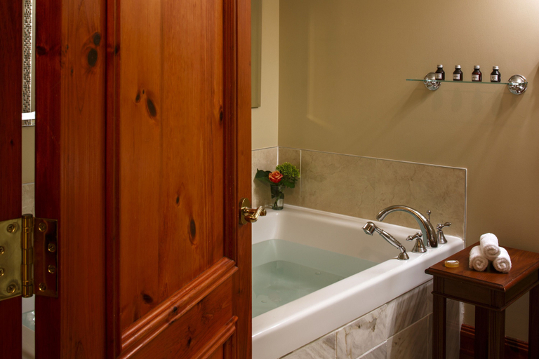 Bathroom 4, Auberge du Vieux-Port, Montréal