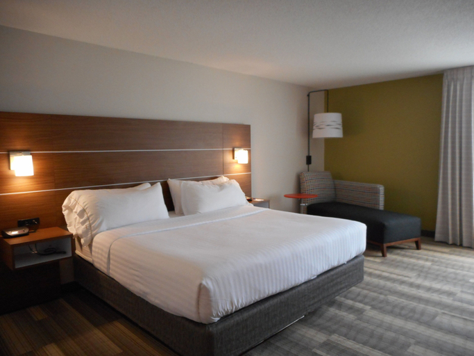 Bedroom 4, Holiday Inn Express FAIRFIELD by IHG, Butler