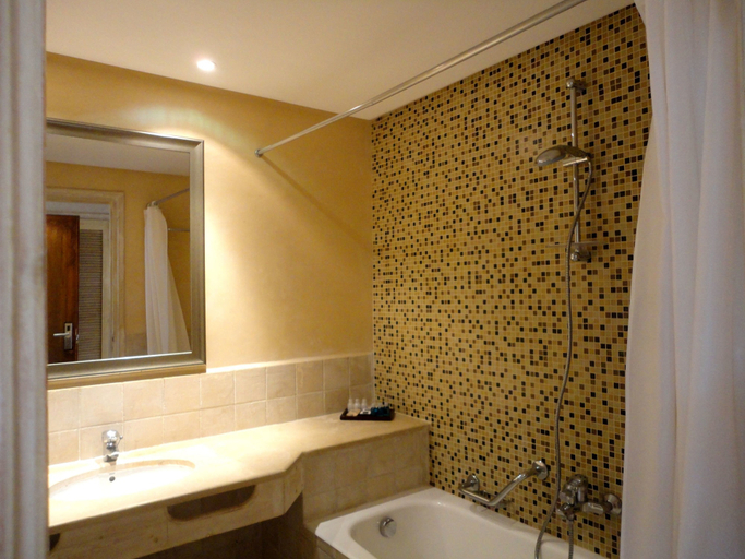 Bathroom 5, Africa Jade Thalasso, Korba