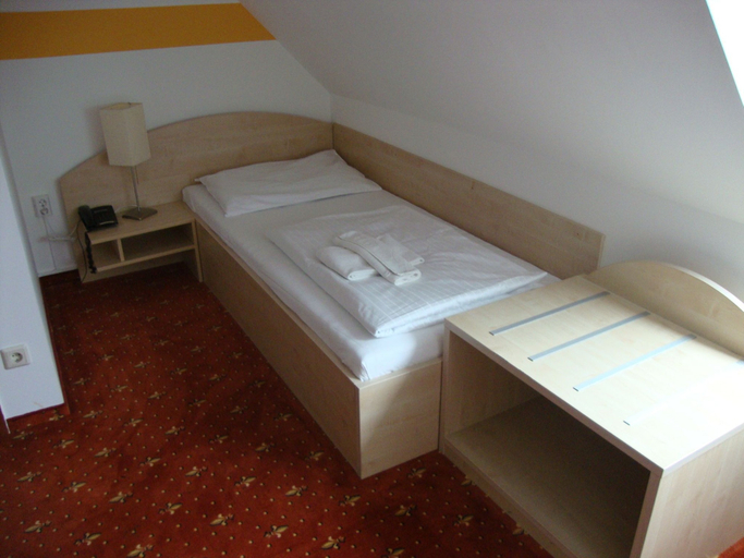 Bedroom 5, Lenas Donau Hotel, Wien