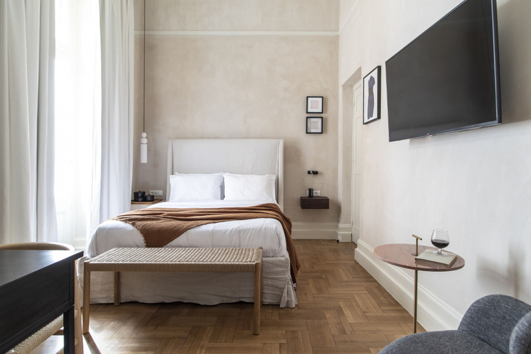 Bedroom 5, Monsieur Didot, Attica