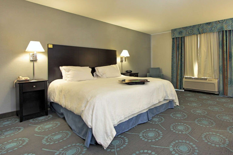 Bedroom 3, Hampton Inn Defiance, Defiance