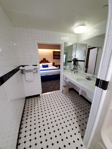 Bathroom 5, Colony Inn, Los Angeles