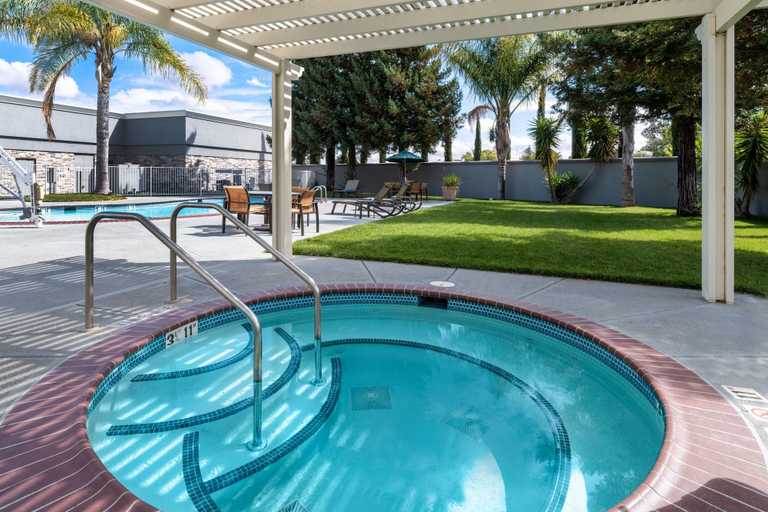 Sport & Beauty 4, Courtyard Fairfield Napa Valley Area, Solano