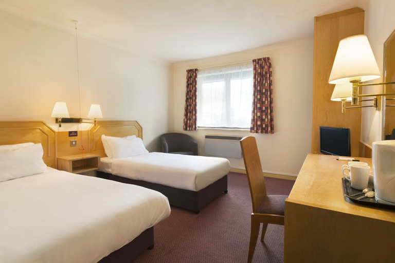 Bedroom 3, Days Inn by Wyndham Taunton, Somerset