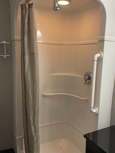 Bathroom 4, Motel 6 Bakersfield South, Kern