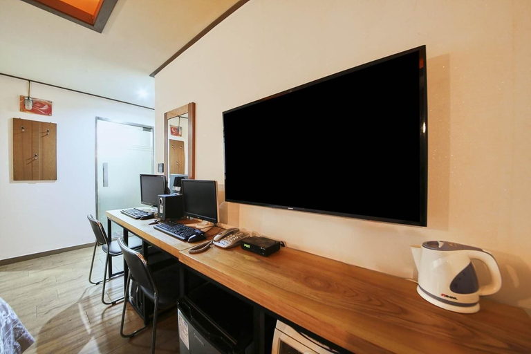 Others 5, K2 Motel, Gangseo