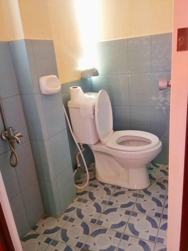 Bathroom 4, Friendly's Guesthouse, Cebu City