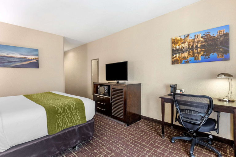 Bedroom 3, Comfort Inn San Diego Old Town, San Diego