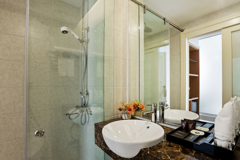 Bathroom 5, Luxury Old Quarter Hotel & Gym, Hoàn Kiếm