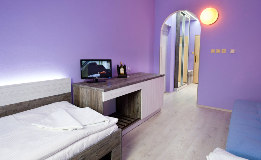 Bedroom 3, Hotel N, Znojmo