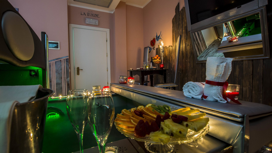 Food & Drinks 5, Hotel Butterfly - We Suite, Lucca