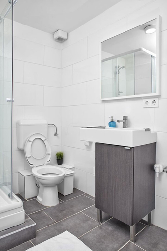 Bathroom, Legendary Ernesto II, Budapesti